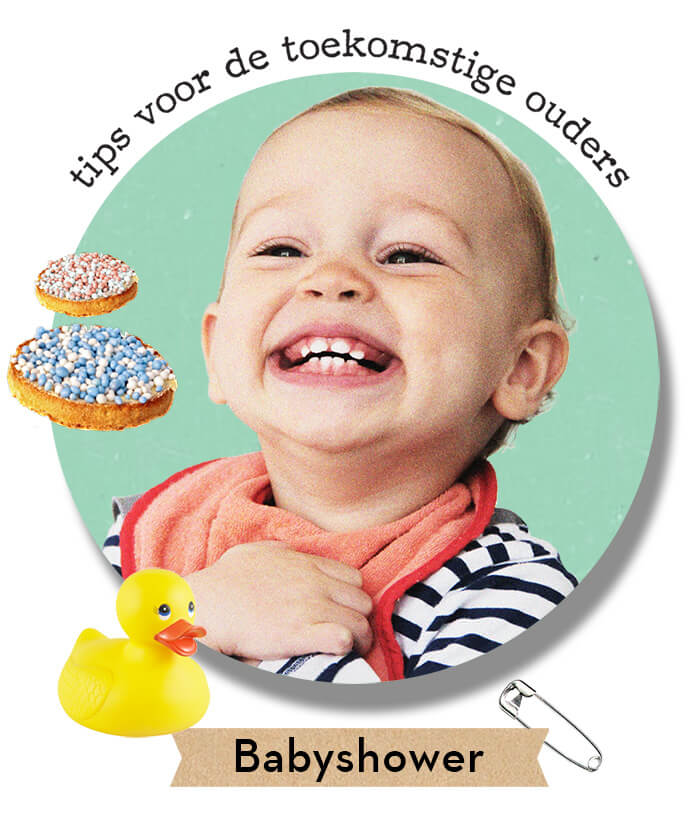 baby met badeend en beschuit met muisjes voor babyshower